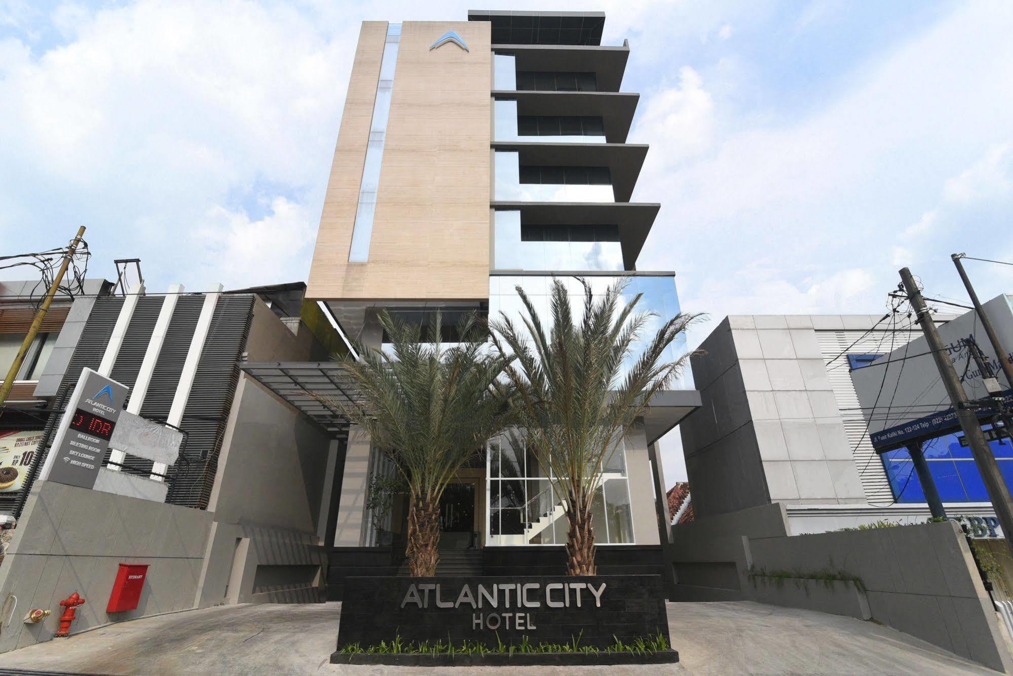 Atlantic City Hotel Бандунг Экстерьер фото